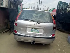 Nissan Almera Tino 2002 Silver