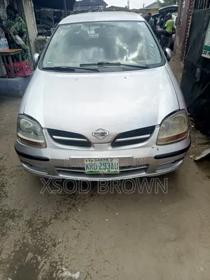 Nissan Almera Tino 2002 Silver
