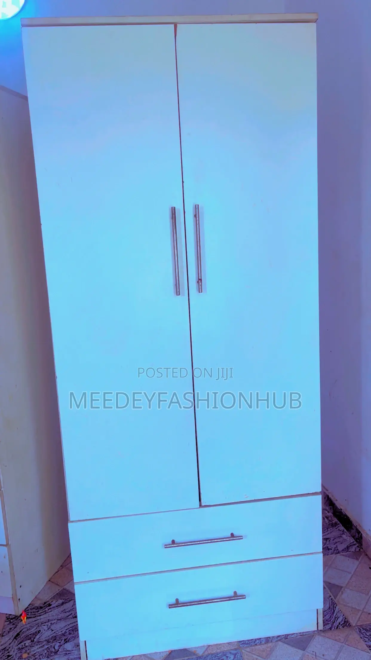 Wardrobe With Drawals