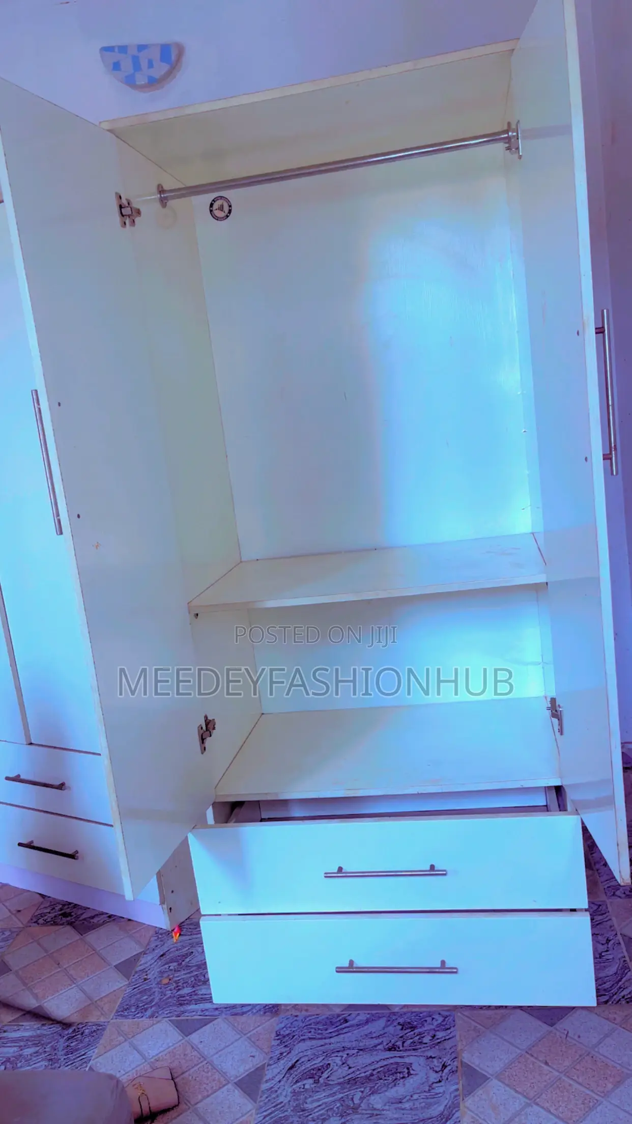 Wardrobe With Drawals