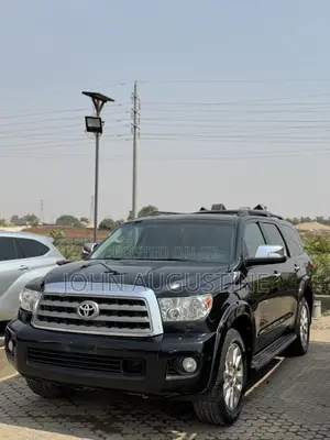 Toyota Sequoia Platinum 4dr SUV 4WD (5.7L 8cyl 6A) 2013 Black
