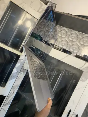 Laptop Apple MacBook Pro 2018 16GB Intel Core i7 SSD 256GB