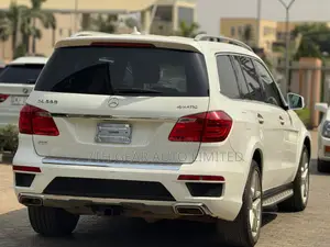 Mercedes-Benz GL-Class GL550 4MATIC 4dr SUV AWD (4.7L 8cyl Turbo 7A)
