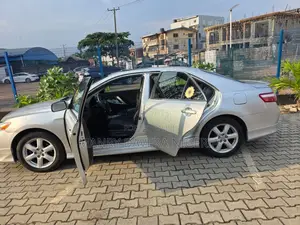 Toyota Camry 2009 Silver