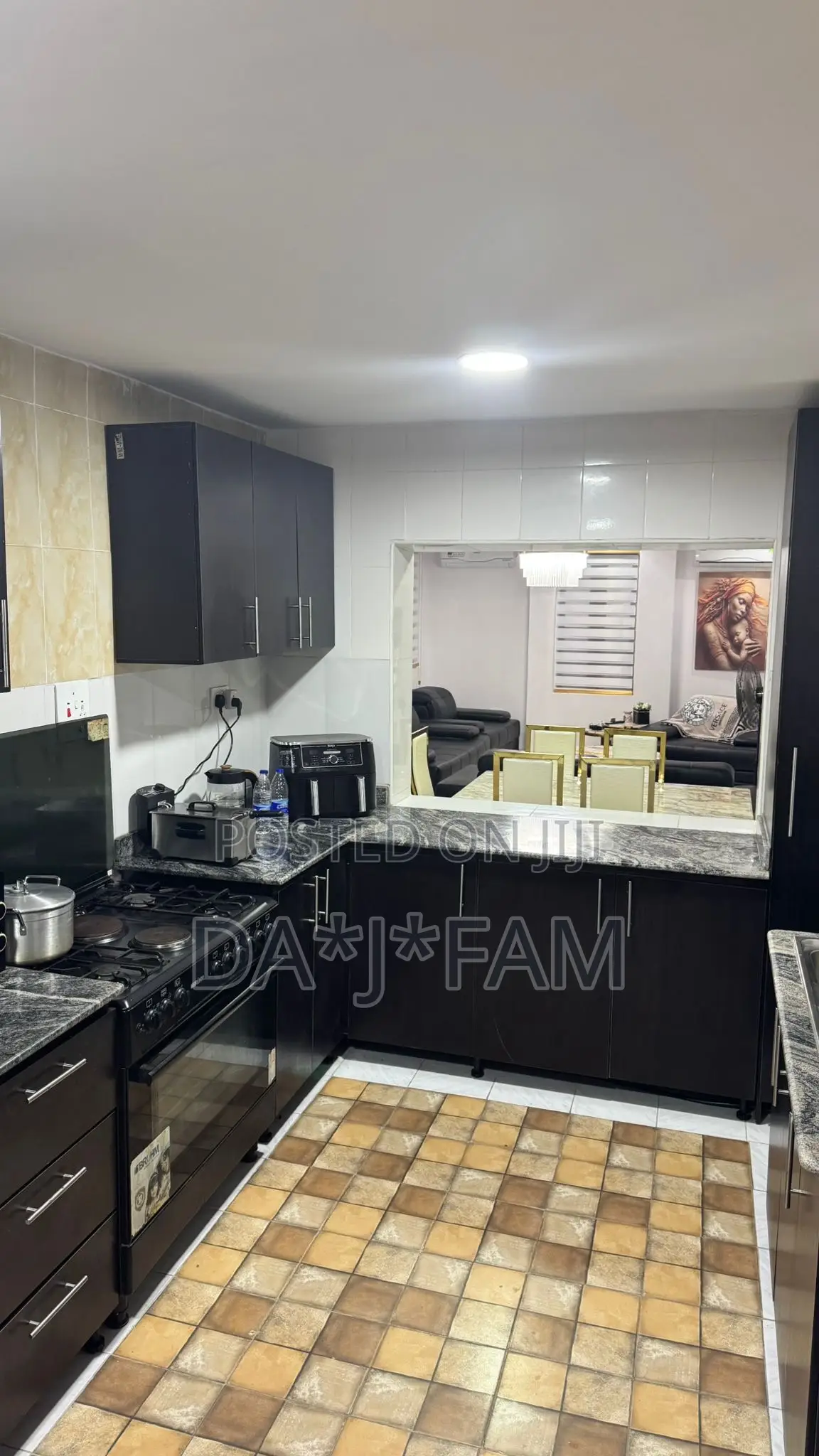 4 Bed Room 5 Bathroom Duplex All Ensuite