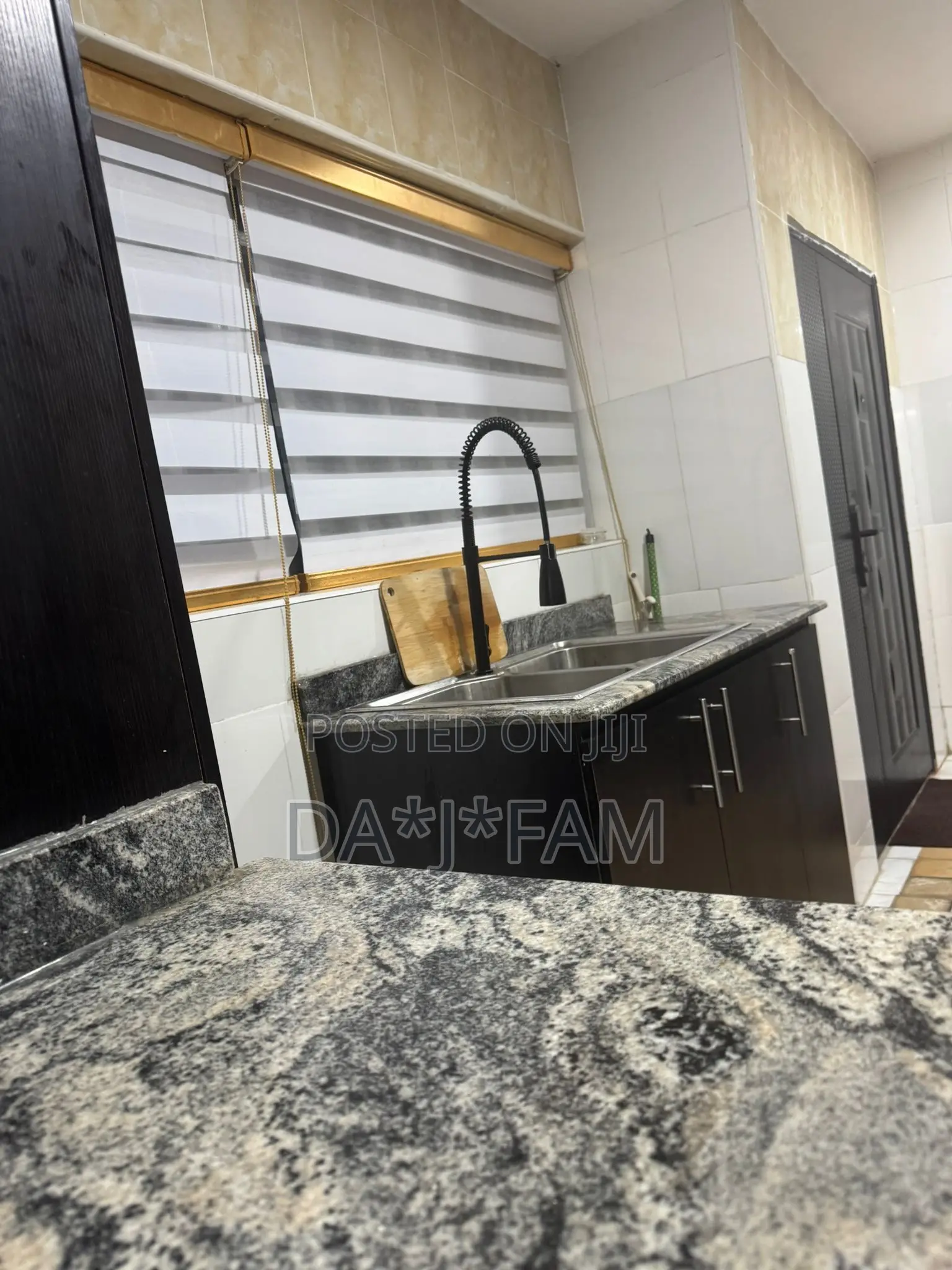 4 Bed Room 5 Bathroom Duplex All Ensuite
