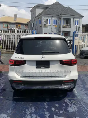 Mercedes-Benz GLB-Class 2022 White