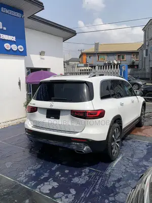 Mercedes-Benz GLB-Class 2022 White