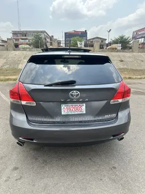 Toyota Venza XLE 2012 Gray