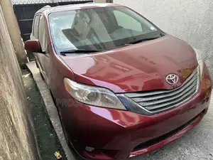 Toyota Sienna XLE 8 Passenger 2012 Red