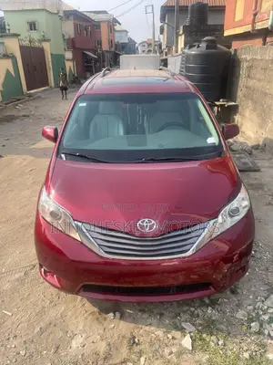 Toyota Sienna XLE 8 Passenger 2012 Red