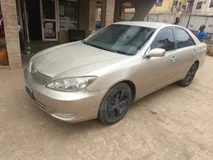 Toyota Camry 2004 Gold