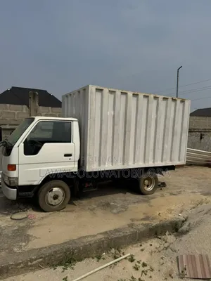 Foreign Used Toyota Dyna 200 Cover Body 3rz Petrol Engine