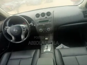 Nissan Altima 2.5 S Sedan 2010 Gray