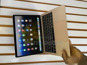 Laptop Apple MacBook Air 2018 8GB Intel Core i5 SSD 256GB