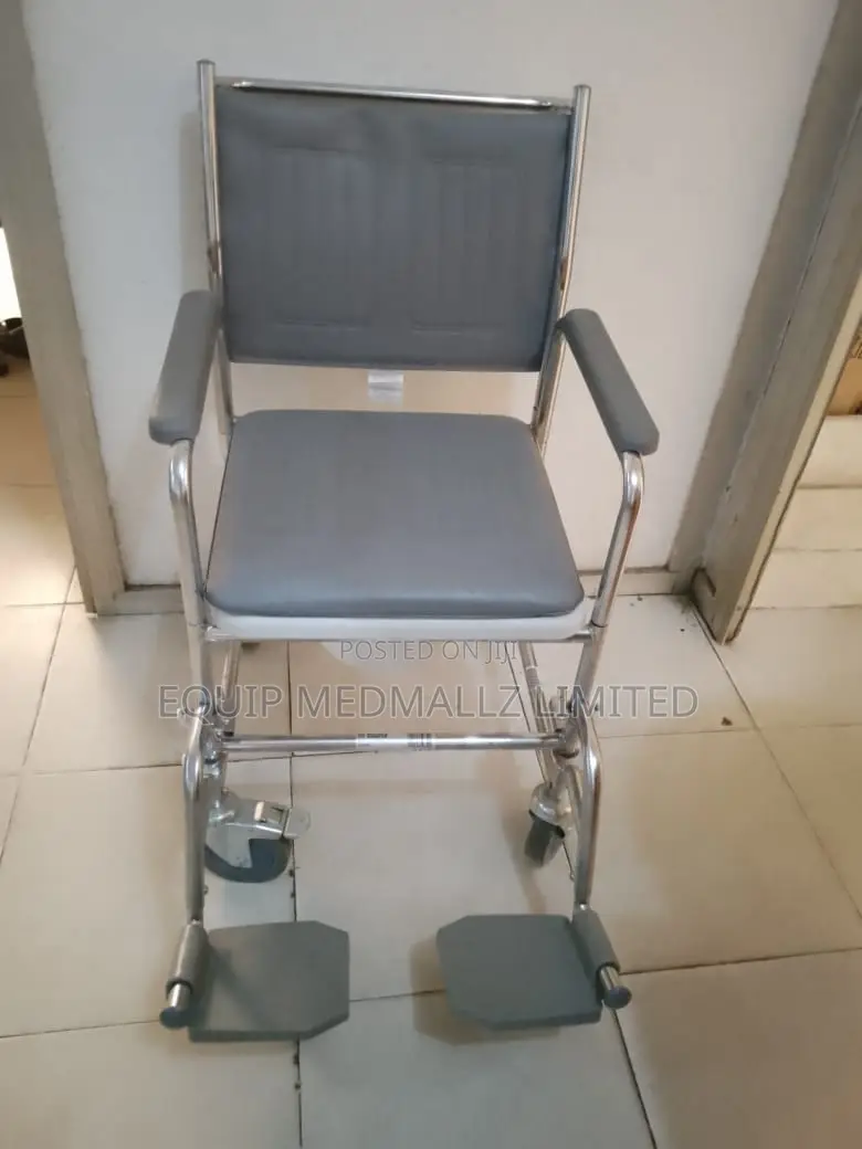 Aidapt Vr166 Linton Mobiled Wheeled Commode