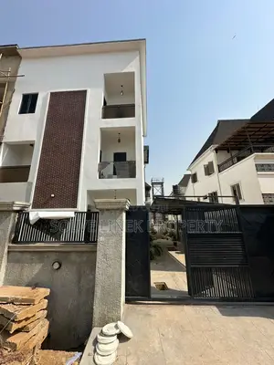 7bdrm Duplex in Guzape District for sale