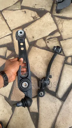 Lower Arm Range Rover Vogue 2015 (Small)