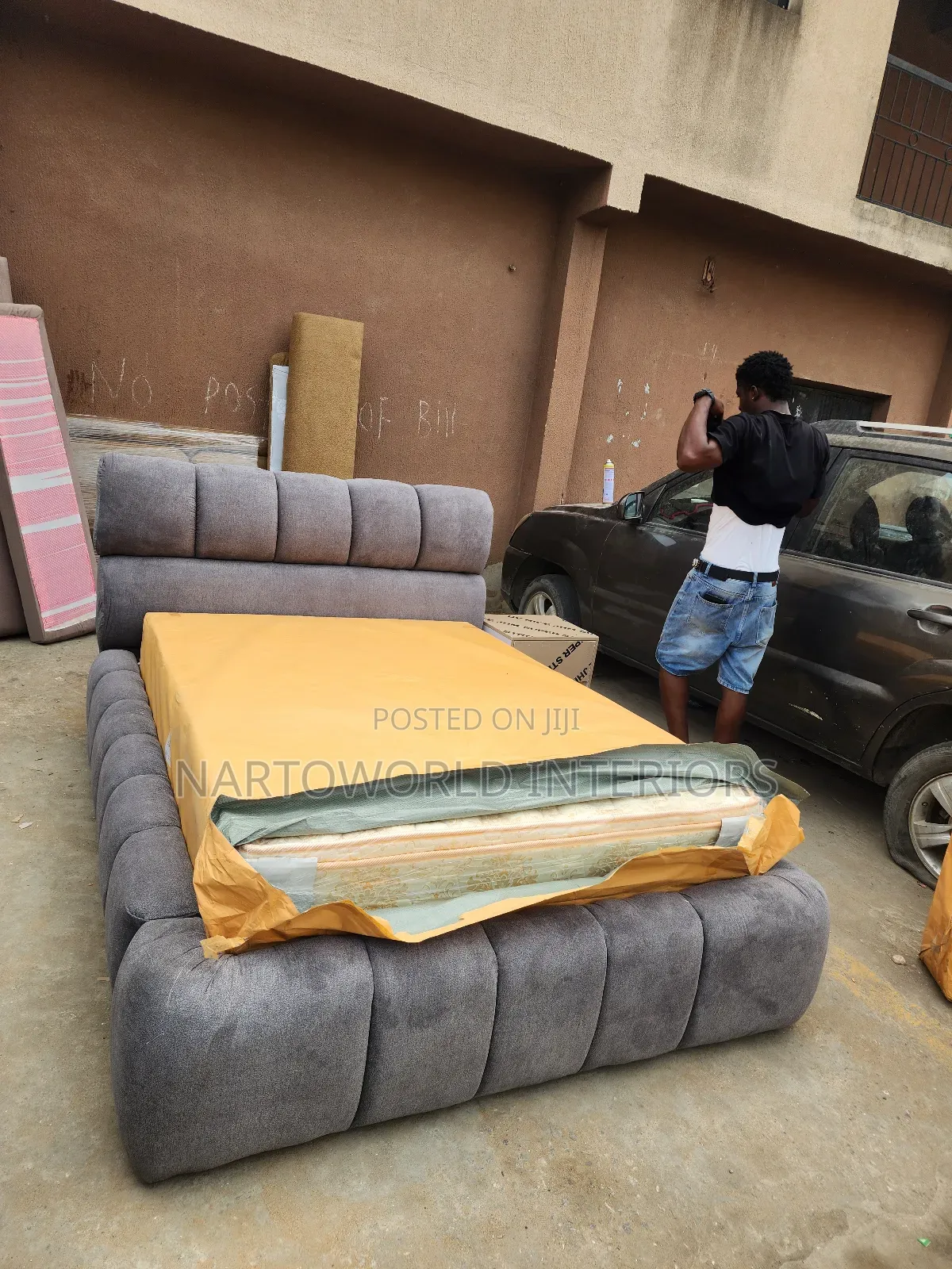High Quality 4and Half by 6ft Bubble Bedframe