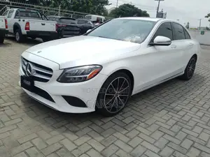 Mercedes-Benz C300 2021 White