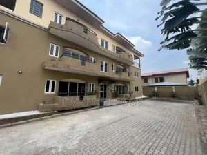 3bdrm Apartment in Lekki Phase 1 for rent