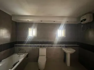 3bdrm Maisonette in Lekki Phase 1 for rent
