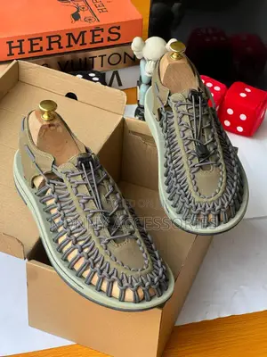 Woven Sandal Sneaker – Closed-Toe Sandal Size 41–45