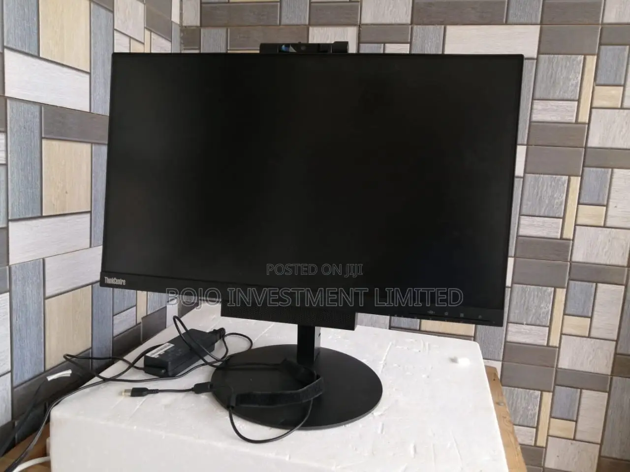 Desktop Computer Lenovo ThinkCentre 24 8GB Intel Core i5 SSD 256GB