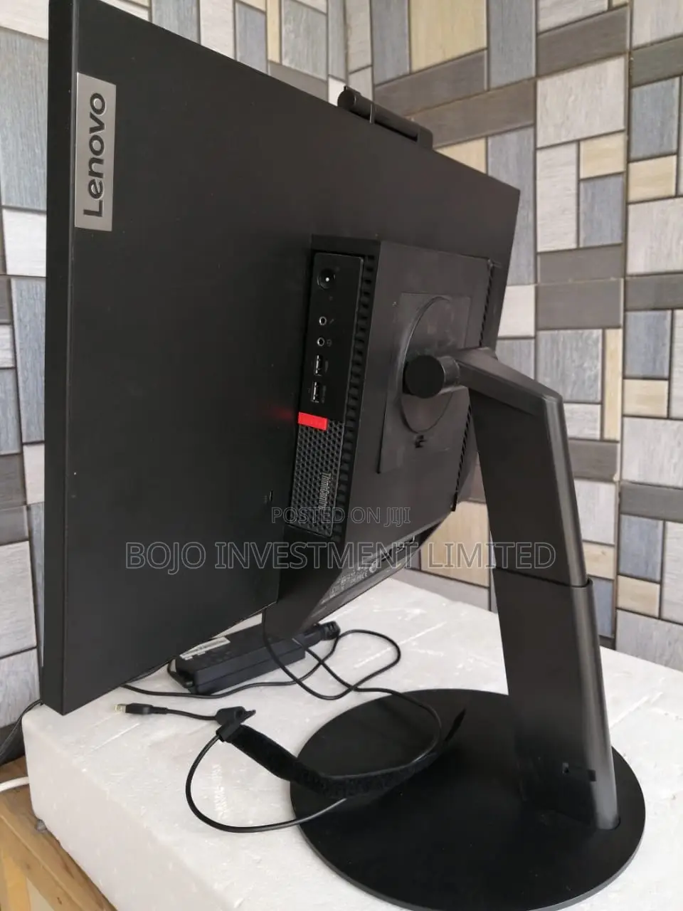 Desktop Computer Lenovo ThinkCentre 24 8GB Intel Core i5 SSD 256GB