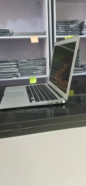 Laptop Apple MacBook Air 8GB Intel Core i5 SSD 128GB