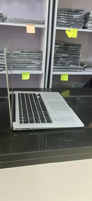 Laptop Apple MacBook Air 8GB Intel Core i5 SSD 128GB