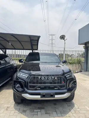 Toyota Hilux 2024 Black