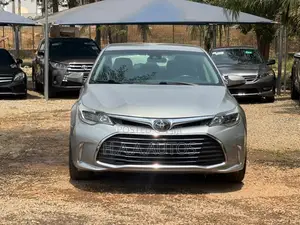 Toyota Avalon XLE Premium Sedan FWD (3.5L 6cyl 6A) 2017