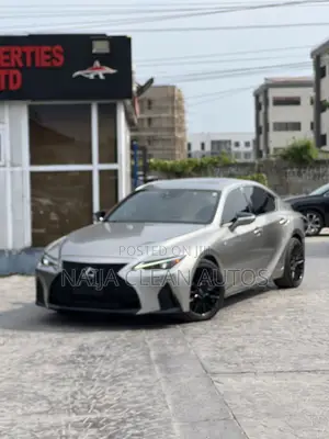 Lexus IS 2021 Beige
