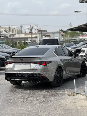 Lexus IS 2021 Beige