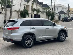 Toyota Highlander Limited 4x4 V6 (3.5L 6cyl 8A) 2018 Silver