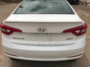 Hyundai Sonata SE 4dr Sedan (2.4L 4cyl 6A) 2015 White