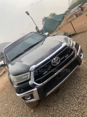 Toyota Hilux 2012 Black