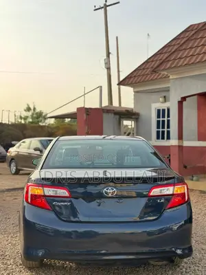 Toyota Camry L 4dr Sedan (2.5L 4cyl 6A) 2014 Blue