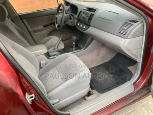 Toyota Camry LE 4dr Sedan (2.4L 4cyl 5A) 2005 Red