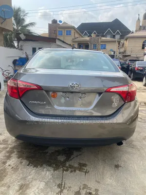 Toyota Corolla LE Eco (1.8L 4cyl 2A) 2018 Gray