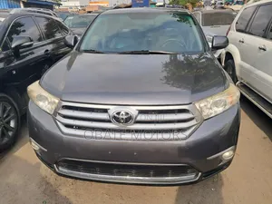 Toyota Highlander Limited 3.5l 4WD 2013 Gray