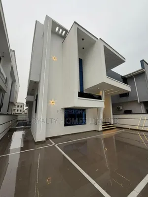 5bdrm Duplex in Lekki for sale