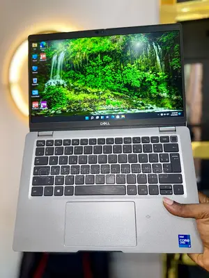 Laptop Dell Latitude 5320 32GB Intel Core i7 SSD 512GB