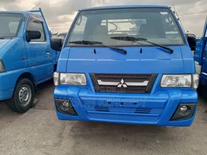 Mitsubishi L300 2015 Blue
