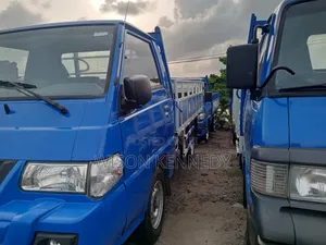 Mitsubishi L300 2015 Blue