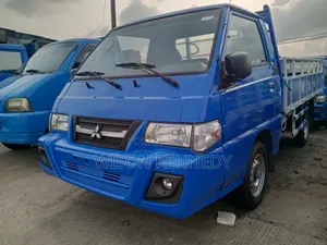 Mitsubishi L300 2015 Blue