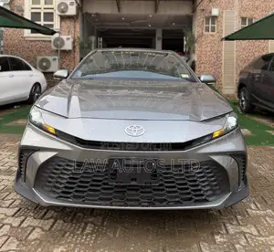 New Toyota Camry SE 2025 Gray