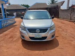 Volkswagen Routan SEL 2011 Silver