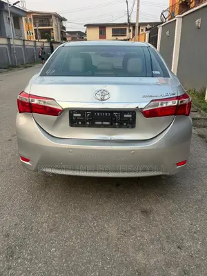 Toyota Corolla 2015 Silver